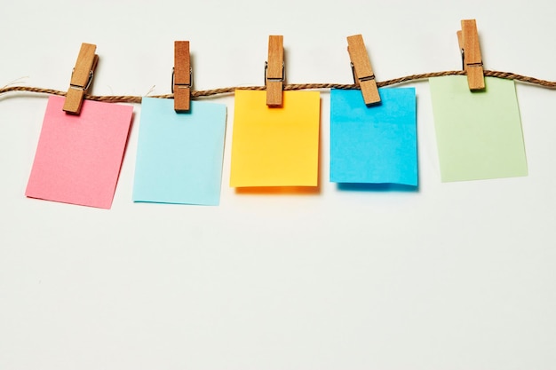 Conjunto de fondo de notas de papel. Colección de notas de papel de colores. Páginas en blanco con espacio para texto