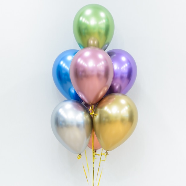 Conjunto de globos de helio multicolores