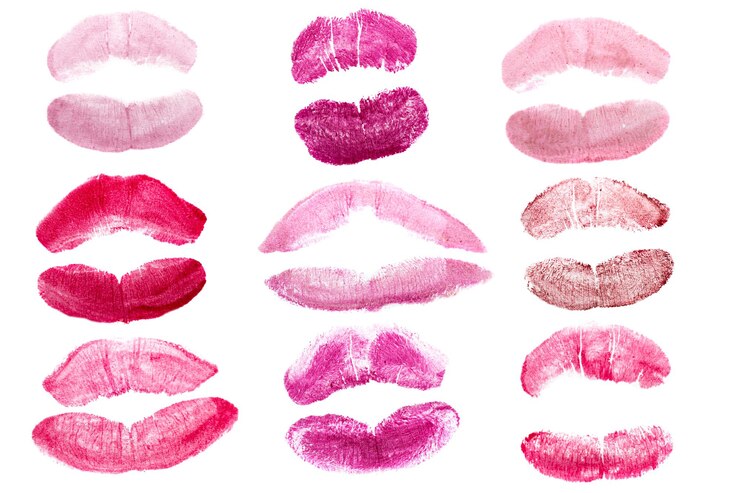 Foto conjunto de marcas de lápiz labial. aislado sobre fondo blanco.