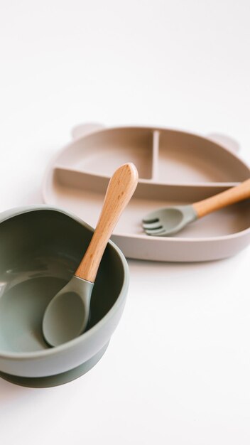 Conjunto de platos de silicona para bebés Primer concepto de comida para bebés que sirve comida para niños