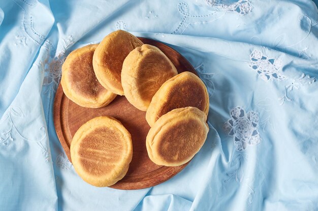 Conjunto de postres gorditas de nata y dulces típicos mexicanos de la calle.