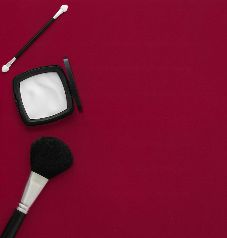 Foto conjunto de productos de maquillaje y cosméticos para la marca de belleza promoción de venta navideña fondo plano de vino de lujo como diseño de vacaciones