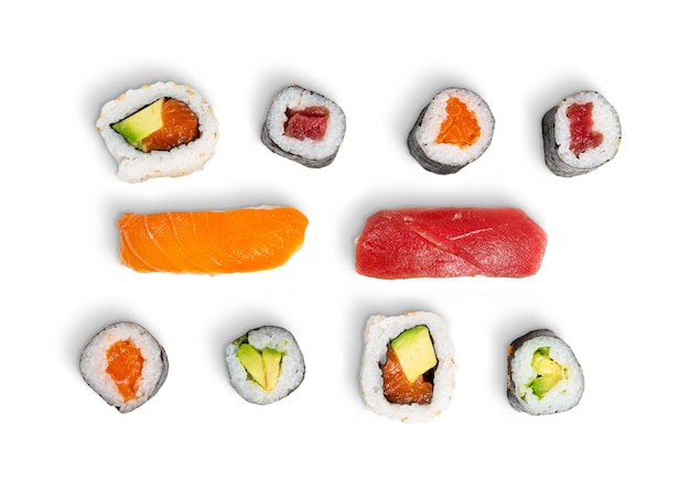 Conjunto de rollo de sushi y vista superior de nigiri