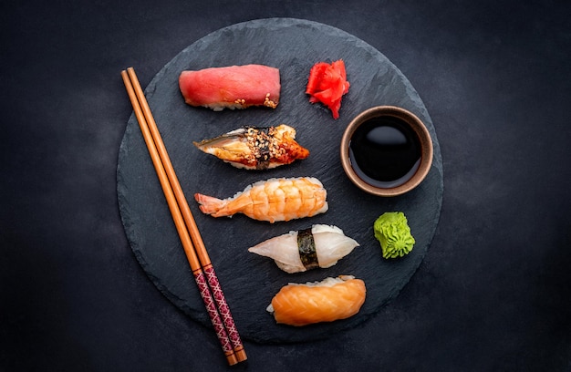 Conjunto de sashimi de sushi primer plano