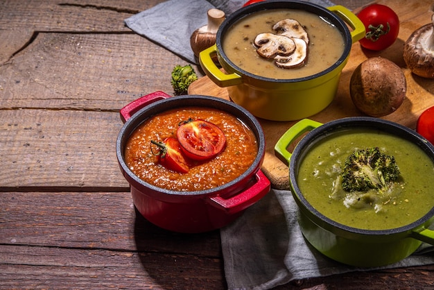 Conjunto de sopas de crema de verduras de otoño