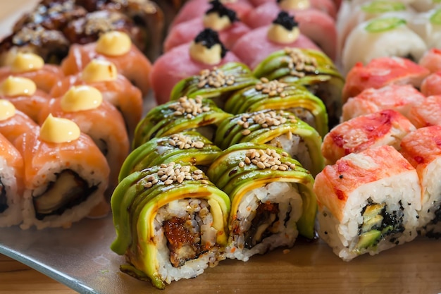 Conjunto de sushi japonés
