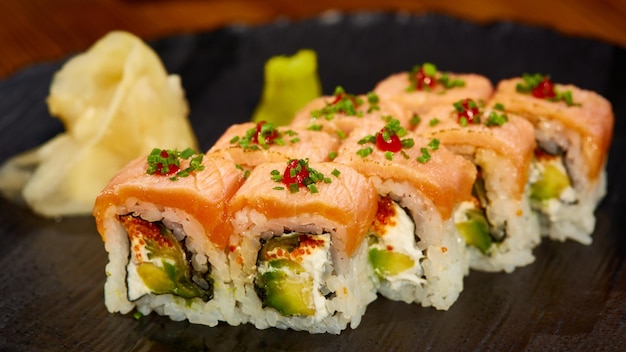 Conjunto de sushi de mariscos japoneses closeup Kelvin superficial