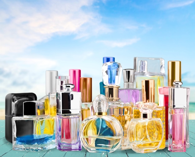 Conjunto de varios perfumes de mujer