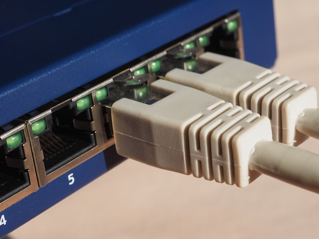 Conmutador de módem enrutador con puertos de enchufe Ethernet RJ45