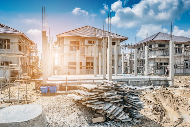 Construção de casa nova no canteiro de obras