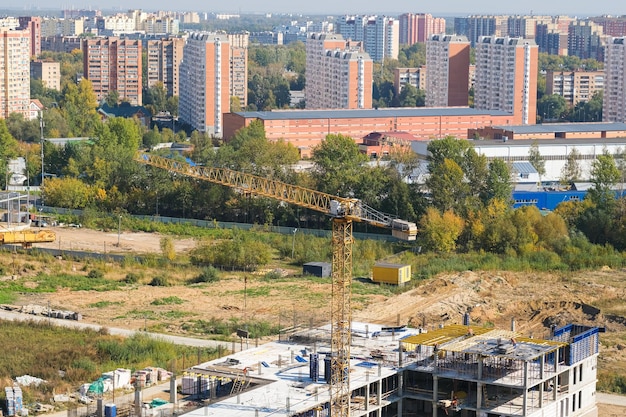 Foto construção de edifícios residenciais modernos de altura elevada