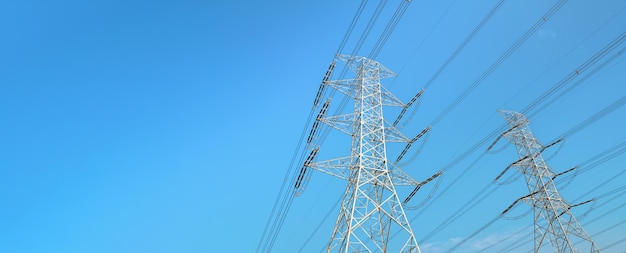 Foto construção de pilares de energia de aço com cabos de alta tensão contra o céu azul bandeira larga para a indústria de energia elétrica com espaço para texto no lado esquerdo