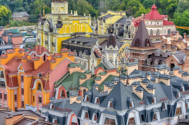 Foto construção de telhados coloridos imitação de felicidade foto de alta qualidade