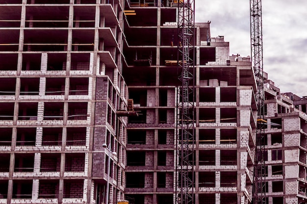 Construção do edifício de vários andares