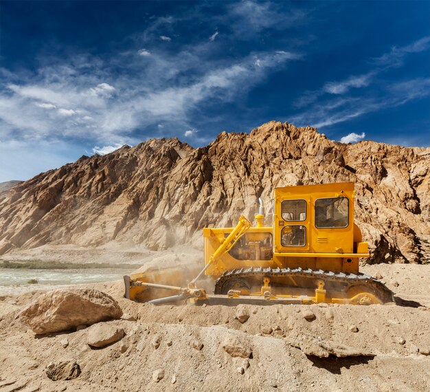 Construcción de carreteras en Himalaya