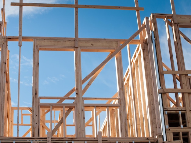 Construcción de casas adosadas con estructura de madera.