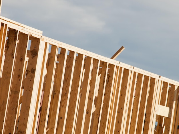 Construcción de casas adosadas con estructura de madera.