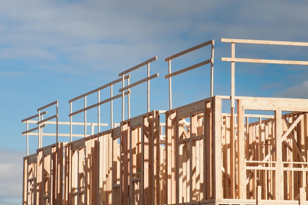 Construcción de casas adosadas con estructura de madera.