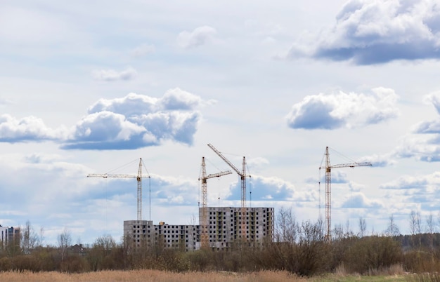 Construcción de casas en la ciudad o después