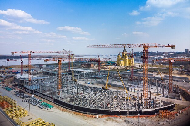 La construcción de la ciudad del estadio filmada en video desde un quadrocopter