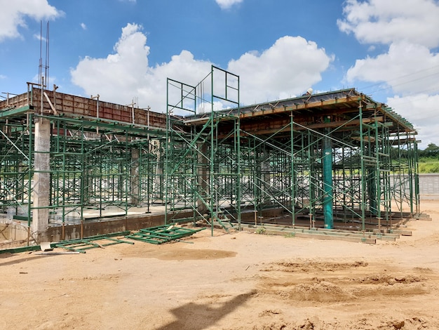 Construcción de edificio en la fábrica.