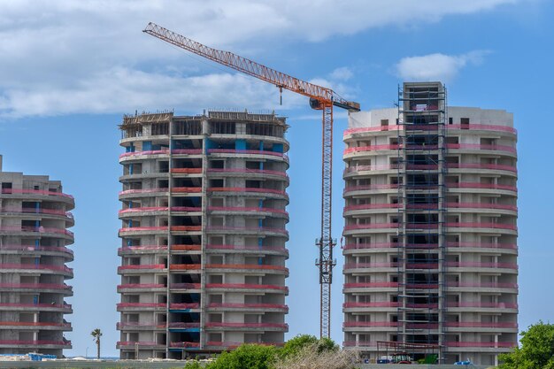 construcción de un edificio residencial en Chipre cerca del mar 20