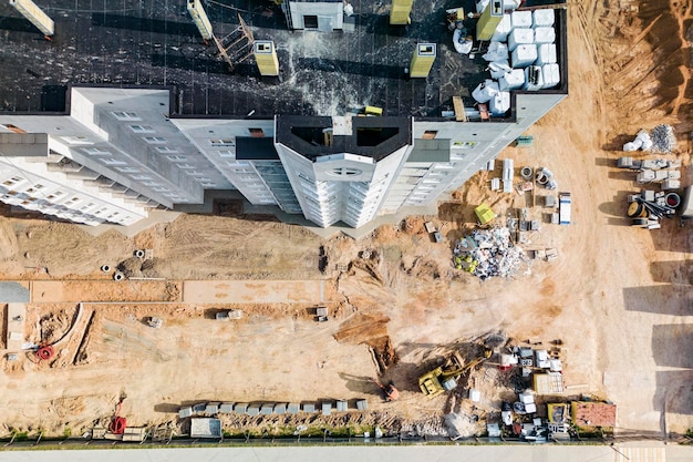 Construcción de marco monolítico del edificio Paredes sólidas de hormigón Vista desde arriba Construcción moderna de un sitio de construcción de edificios residenciales de cerca