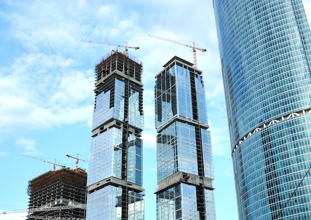 Construcción de rascacielos del centro de negocios internacional