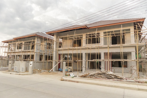 Construcción residencial nueva casa en curso en obra