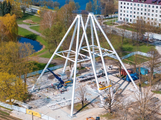 Construcción de la rueda de observación en Riga, Letonia