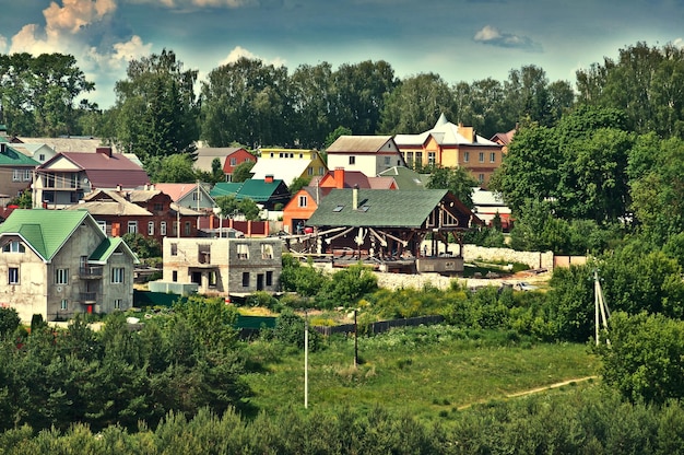 Foto construcción de viviendas en el sector privado de la ciudad de rzhev.