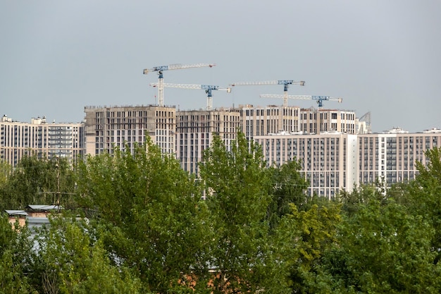 Construcción de una zona residencial en una zona verde