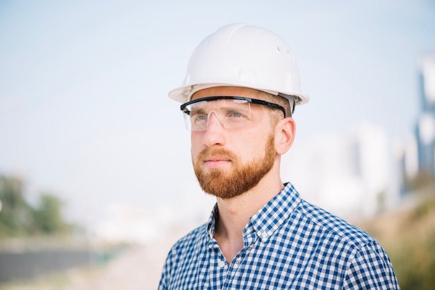 Constructor en gafas