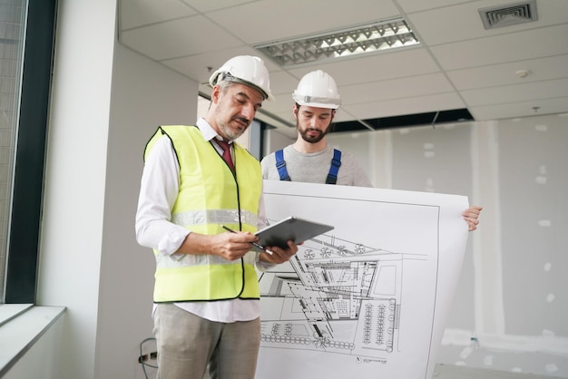 Constructor en el sitio de construcción