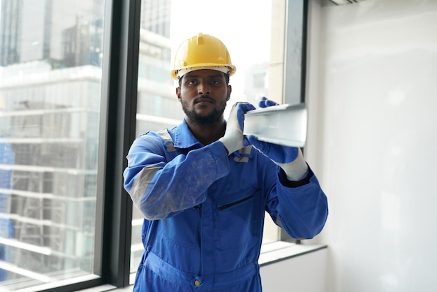 Construtor no canteiro de obras