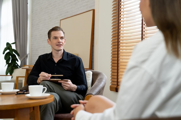 Foto consulta psicológica para mejorar el problema mental