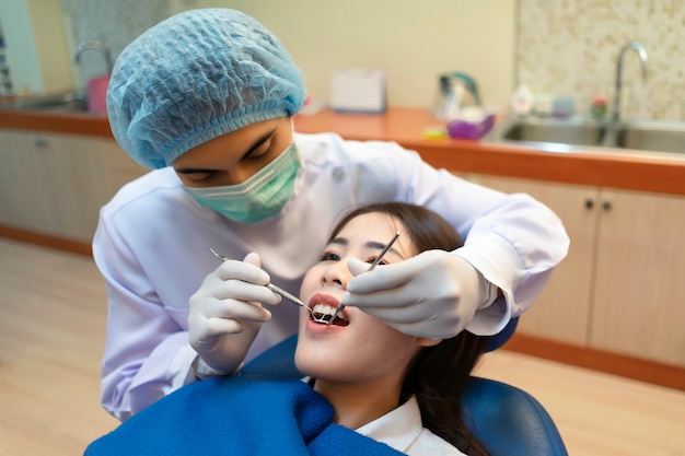 Consulte con el dentista sobre ortodoncia.