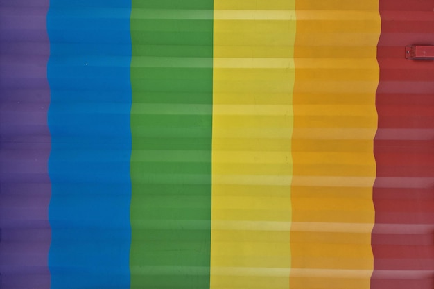 Container-Detail des Regenbogen-Flaggenschiffs