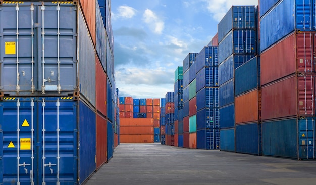Containerhof im Geschäft des Import-Exports