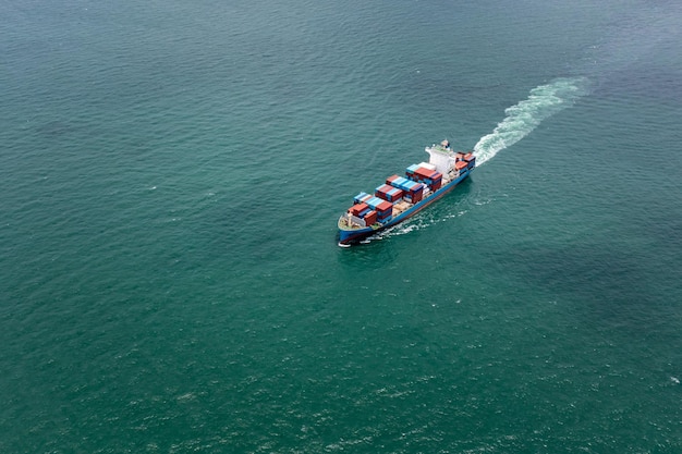 Containerschiff zum Importieren und Export von Schiffsgütern an Händler und Verbraucher im gesamten Pazifik