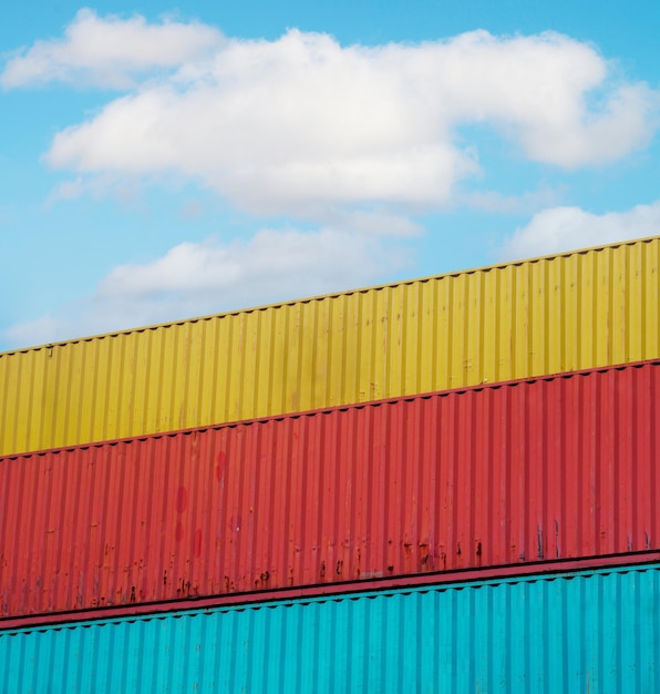 Containerstapel, Frachtfrachtschiff für Import-Export lo. Foto in hoher Qualität