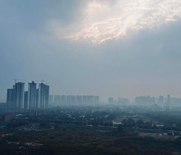 En la contaminación de la ciudad.