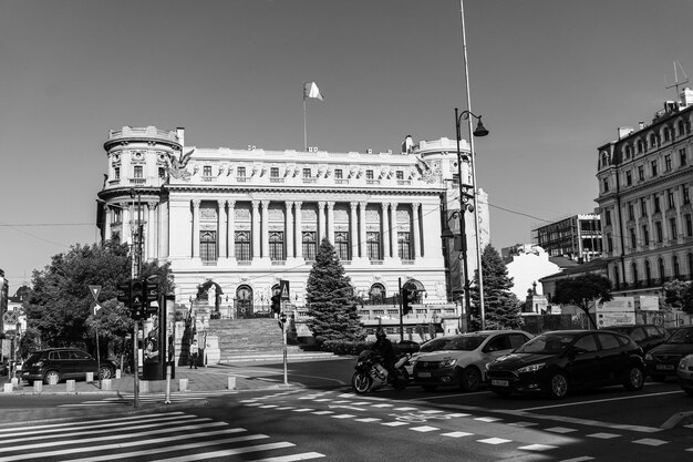 Foto contaminación del tráfico de automóviles atasco de tráfico en el centro de la ciudad de bucarest rumania 2023