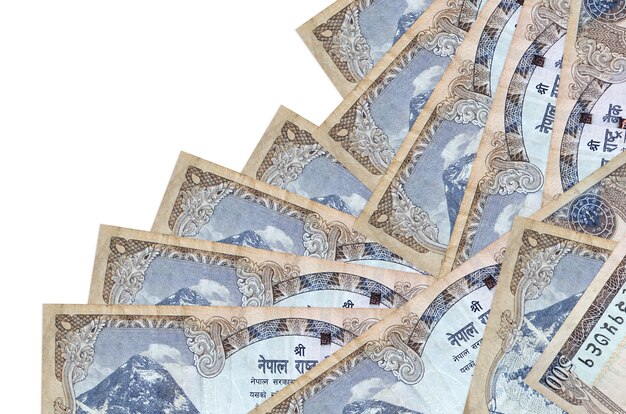 Contas de rupias nepalesas em um fundo branco