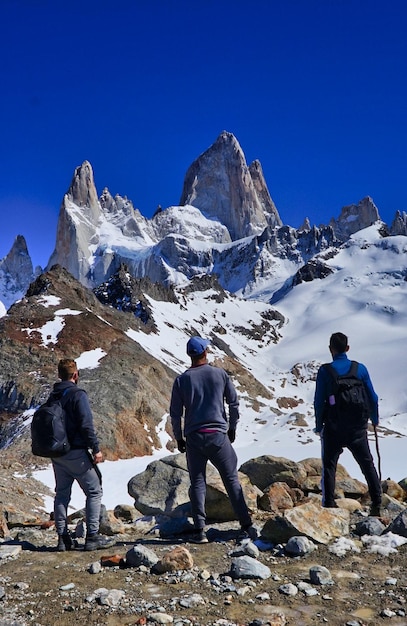 Contemplando las cumbres de las montañas Fitz Roy