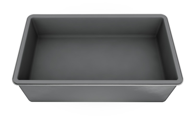 Foto contenedor de caja de plata brillante de acero inoxidable o estaño con asa aislado sobre fondo blanco para maqueta y diseño de empaque. ilustración de render 3d.
