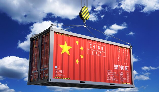 Contenedor de carga con bandera nacional de China colgando en el gancho de la grúa Ilustración 3D
