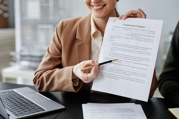 Contrato de trabalho na entrevista de emprego