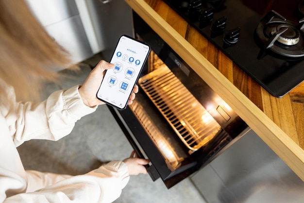 Controlando utensílios de cozinha com um telefone inteligente