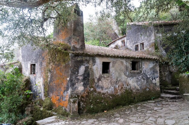 Convento dos Capuchos medieval abandonado y vacío en el Parque Nacional Serra de SintraPortugal Portugal y destinos turísticos de Sintra